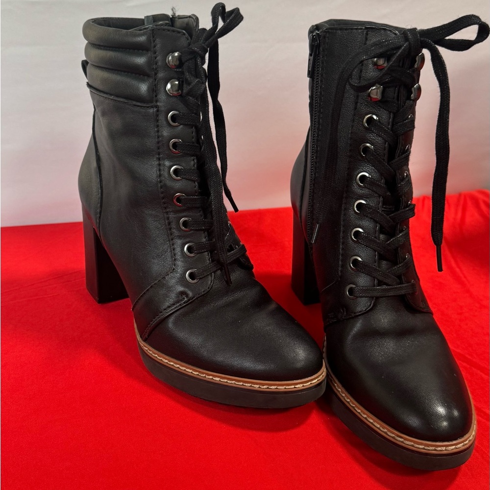 Naturalizer Black Heeled Lace-Up Boots